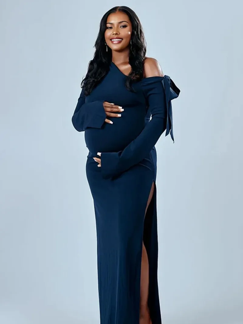 Vestido de maternía visto desde otro ángulo mostrando caída y volumen