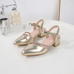 Sandalias tacón alto de niña con pedrería estilo princesa