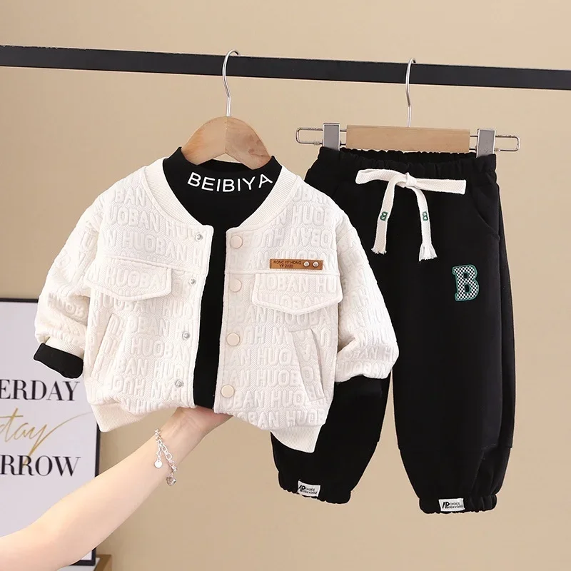 Conjunto de otoño para bebé con chaqueta, camiseta y pantalón - imagen 3