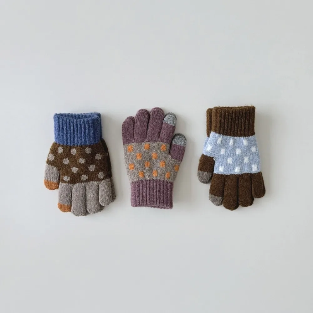 Detalle de los guantes infantiles