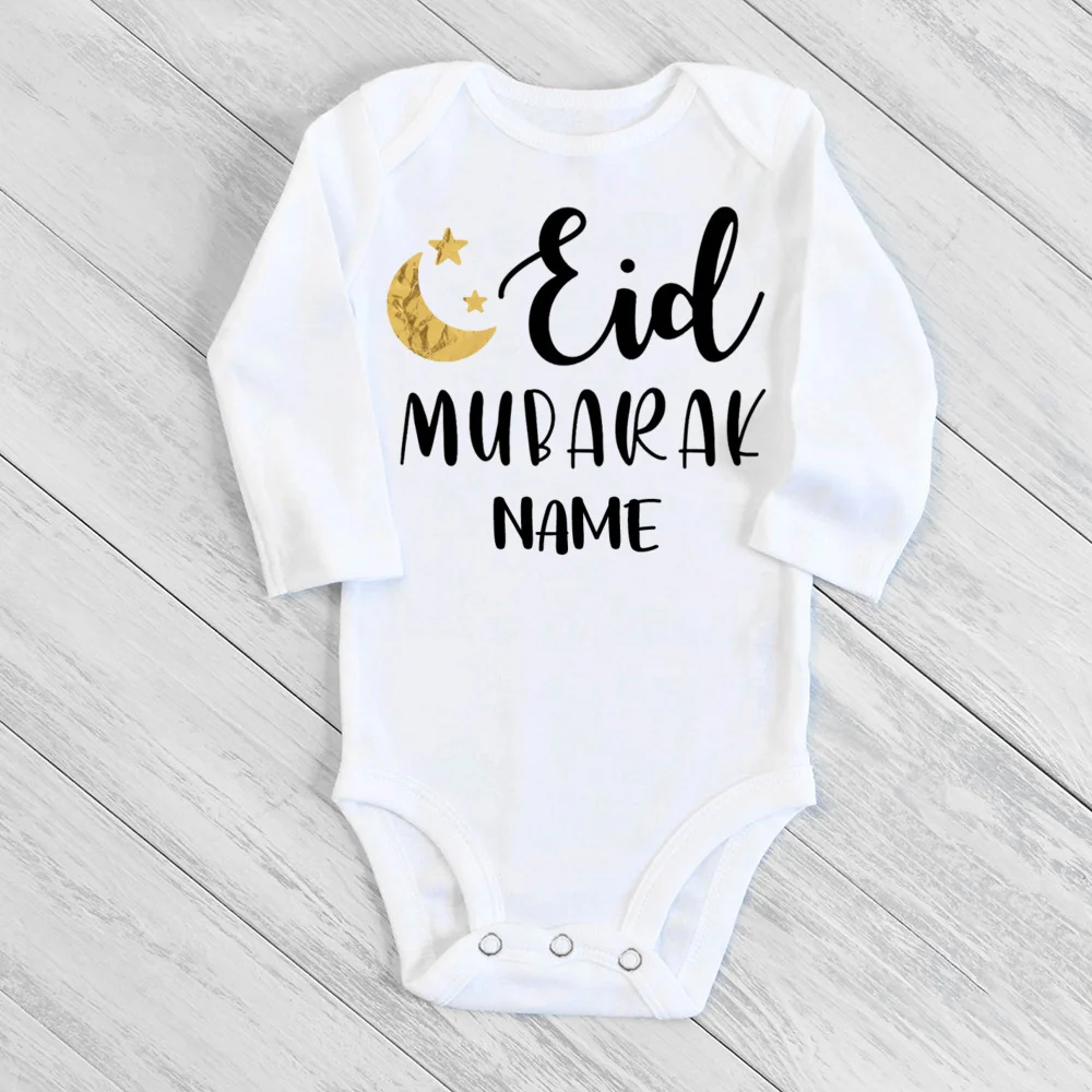 Niña con mameluco de Eid