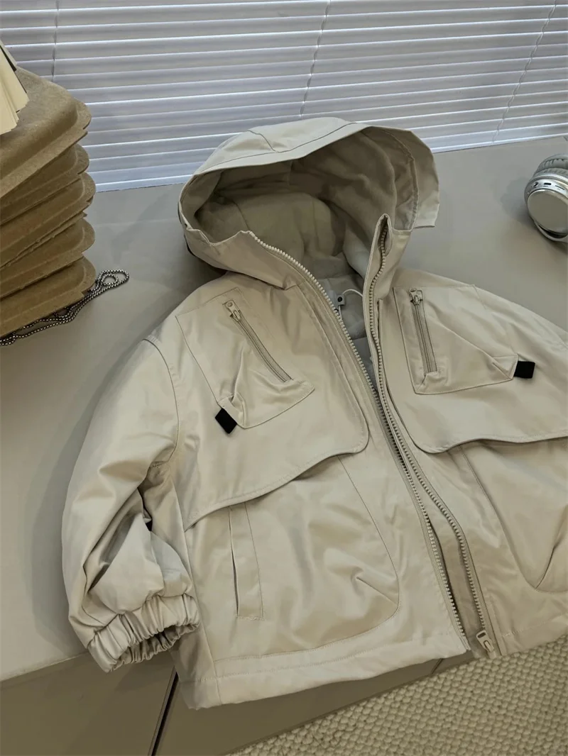 Chaqueta acolchada con capucha lista para el frío