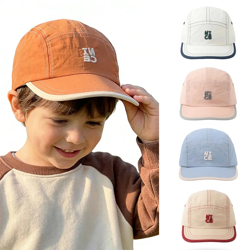 Gorra de béisbol infantil con letras bordadas y protección UV