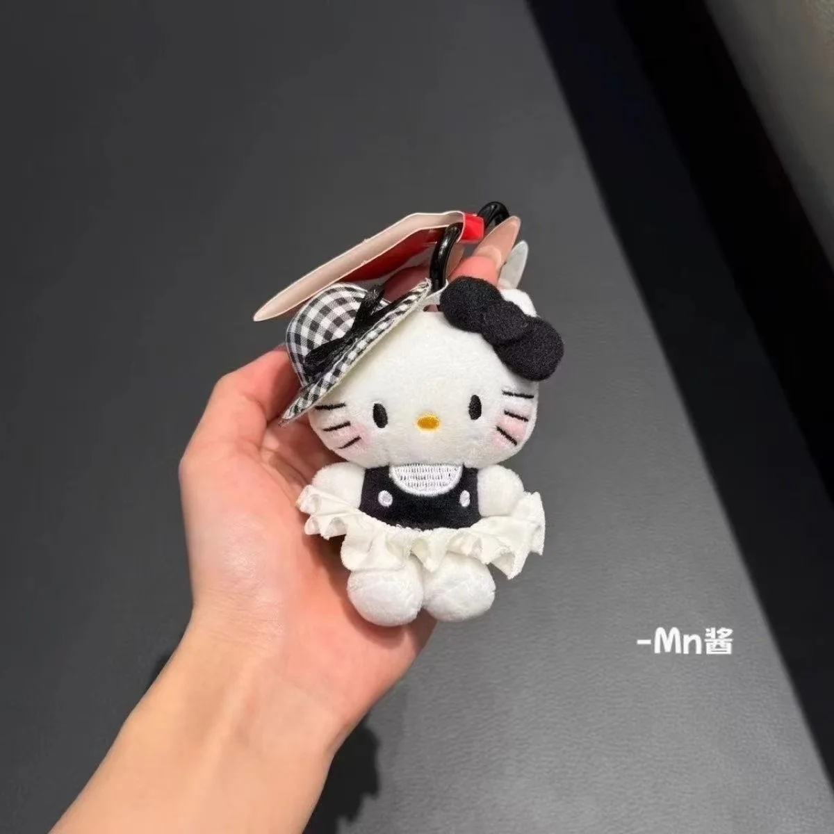 Llavero de peluche Hello Kitty Sanrio con gafas solares - imagen 5