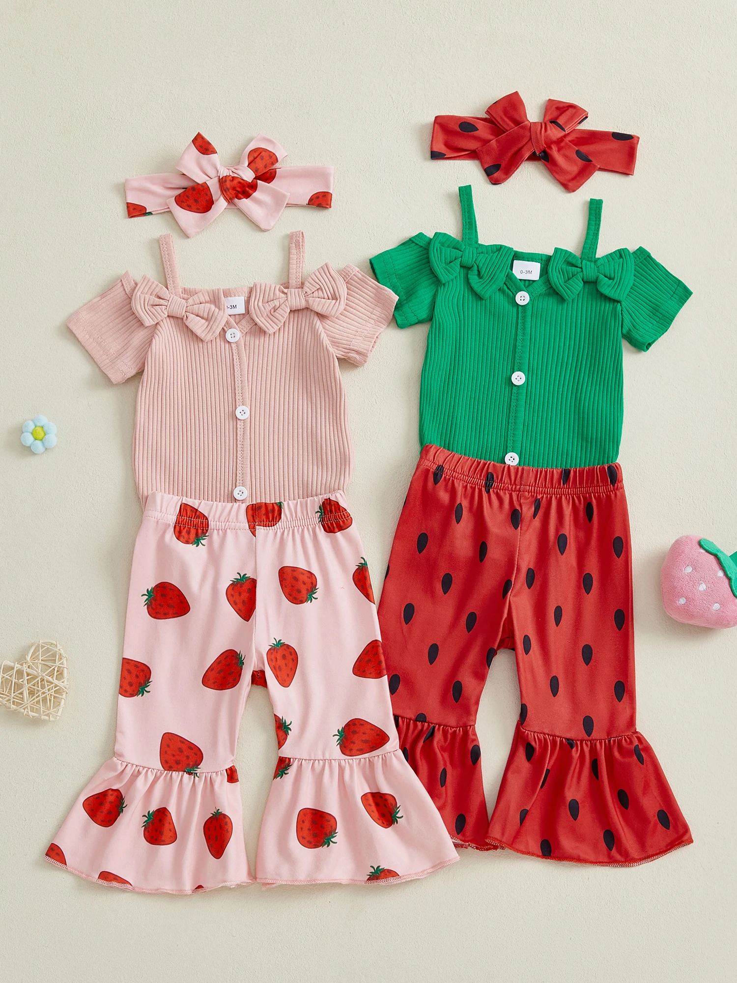 Pantalones acampanados estampados del conjunto