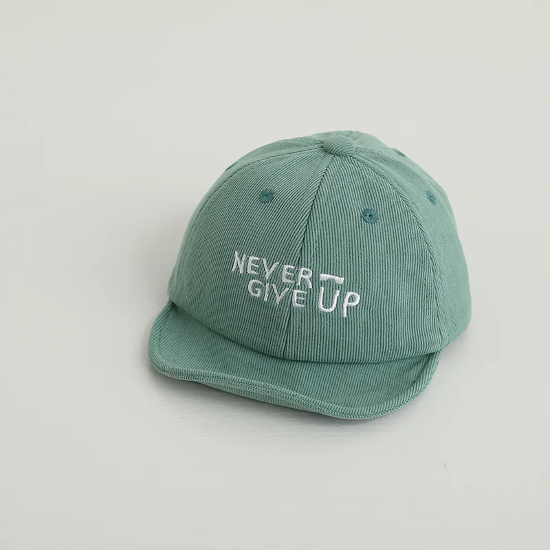 Gorra de bebé suave en algodón con letras para el sol - imagen 2