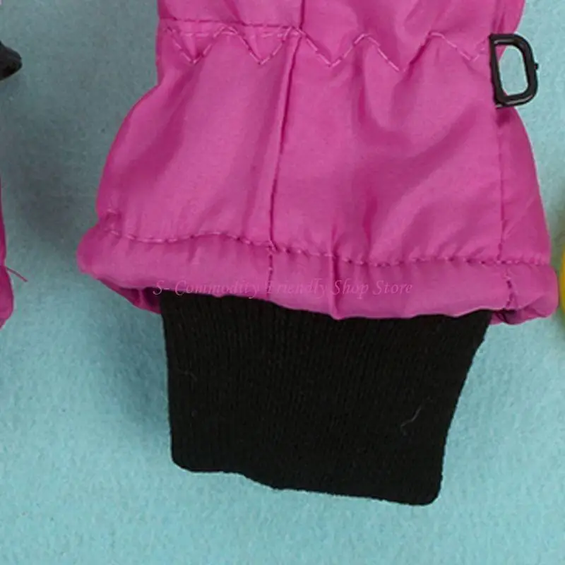 Guantes 85AE en tonos azul y verde