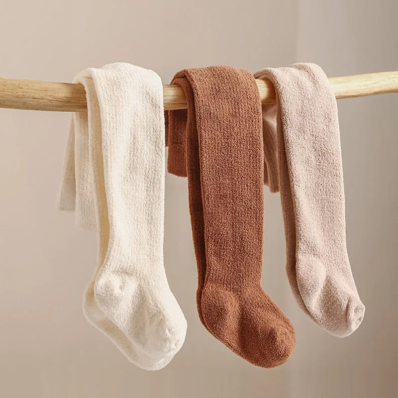 Pantimedias infantiles en varios colores sólidos