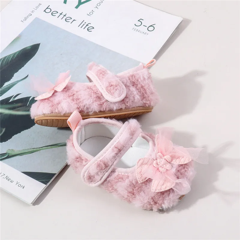 Zapatos de felpa para bebé con lazo – cálidos de cuna invierno