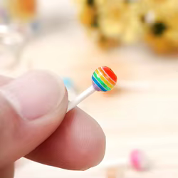 Piruletas en miniatura para casas de muñecas con tarro