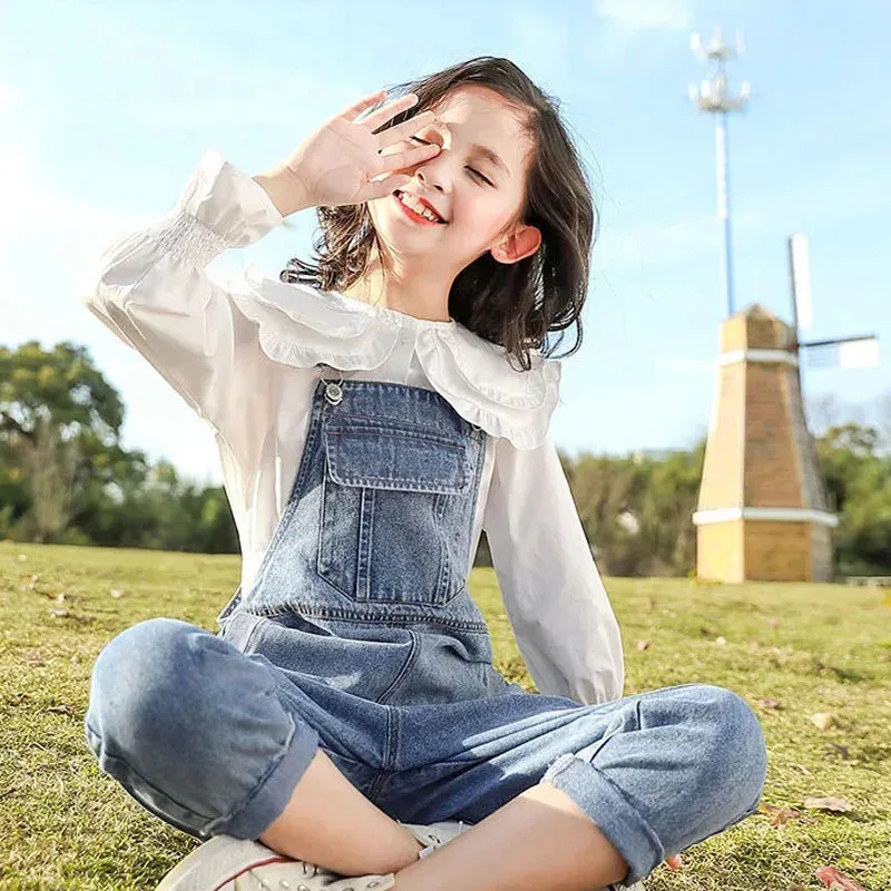 Monos de mezclilla para niñas: rectos y versátiles para primavera