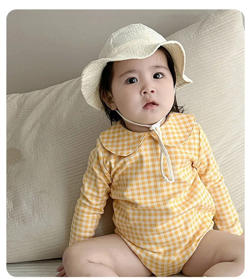 Mono floral infantil con cuello Peter Pan