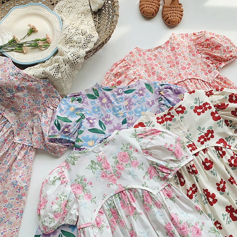 Vestido floral plisado de manga corta para niña - imagen 4