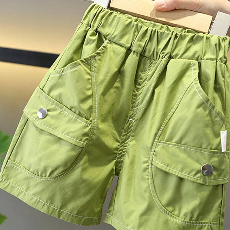 Conjunto verano bebé niño manga corta con estampado y pantalones cortos - imagen 2