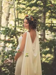Vestido de embarazo para sesión de maternidad con hombros descubiertos