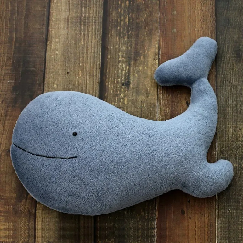 Almohada ballena de felpa para sesión de recién nacido - imagen 4