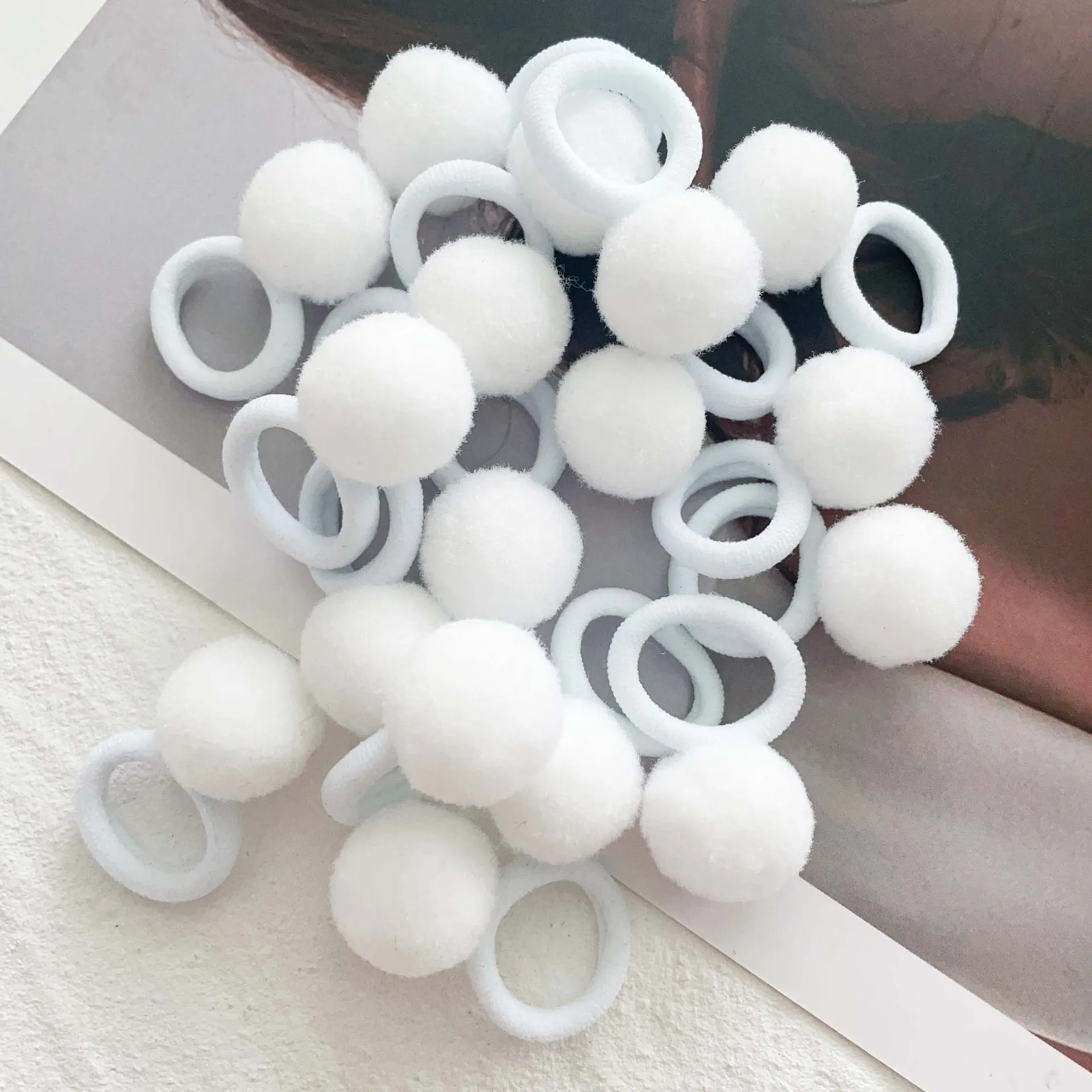 Accesorios para el cabello de bebé con diadema y coleteros de felpa - imagen 4