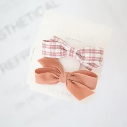 Diadema floral con lazo para niña – Set de horquillas de felpa