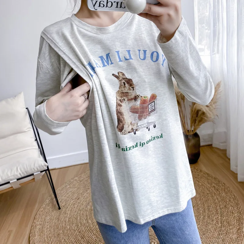 Camiseta de maternidad con estampado de conejo y oso – Suave y holgada - imagen 3