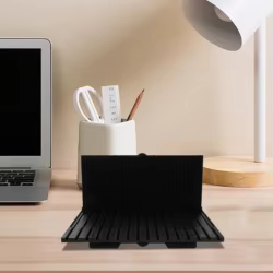 Organizador de escritorio compacto negro para piezas y letras
