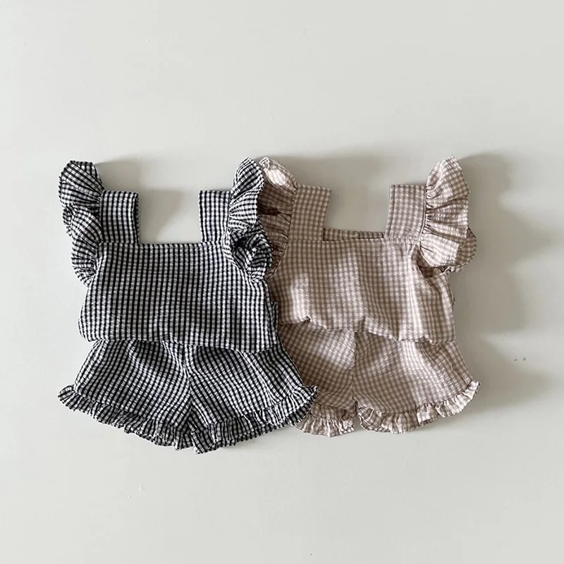 MILANCEL Conjunto verano bebé con camiseta volantes y pantalón corto - imagen 4