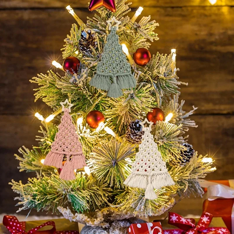 Ensamblaje del árbol de Navidad de macramé