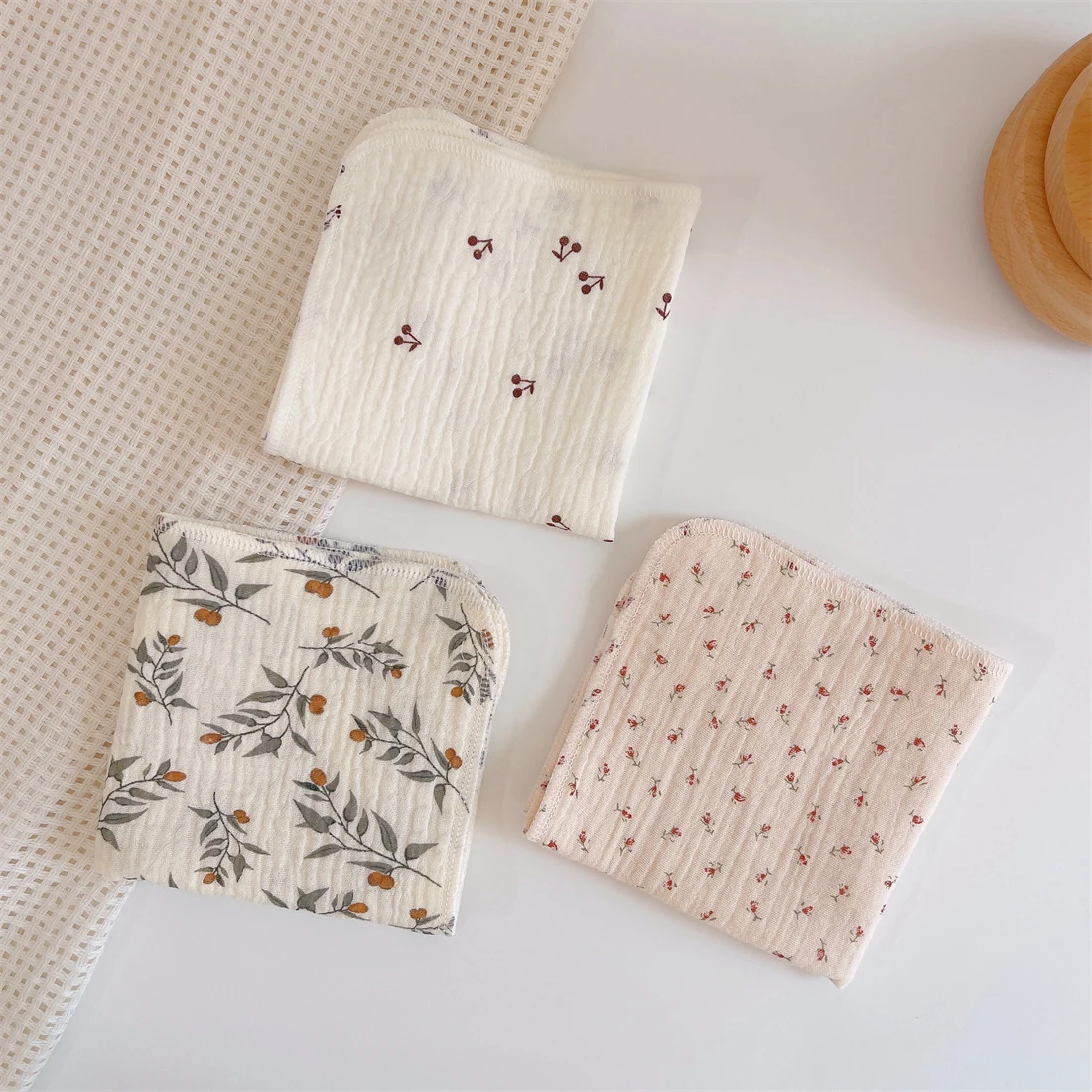 Babero de gasa de algodón suave – Estampado infantil - imagen 3