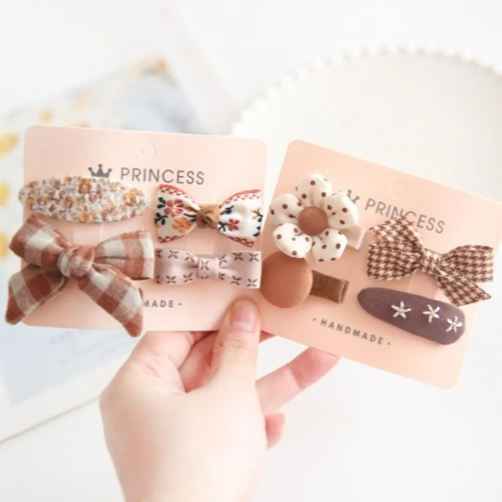 Pinzas para el pelo de bebé niña con lazo floral y conejito - imagen 3