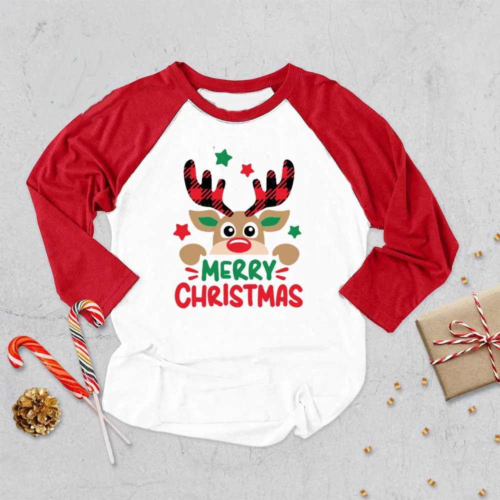 Camiseta Navidad infantil con estampado de ciervos