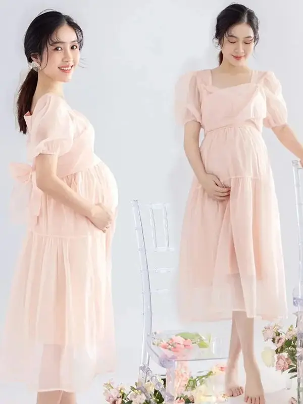 Vestido rosa de manga corta - vista frontal