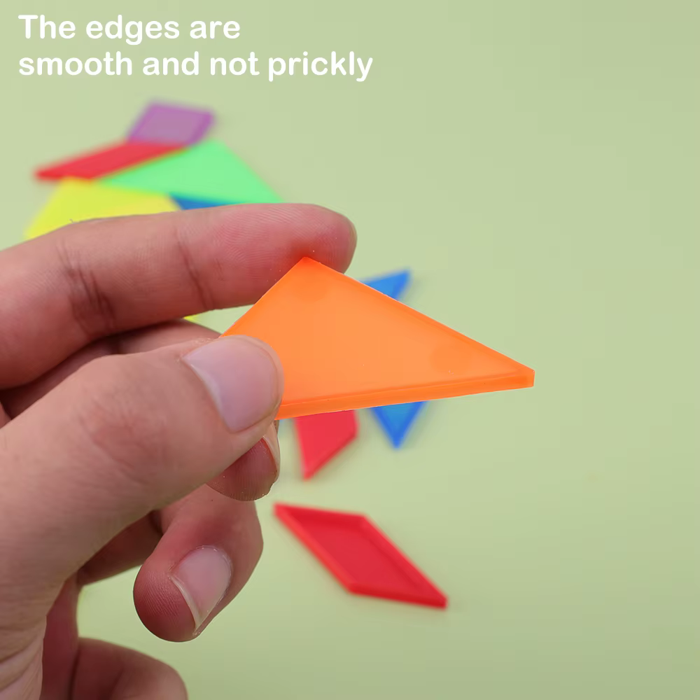 Piezas de colores del rompecabezas Tangram