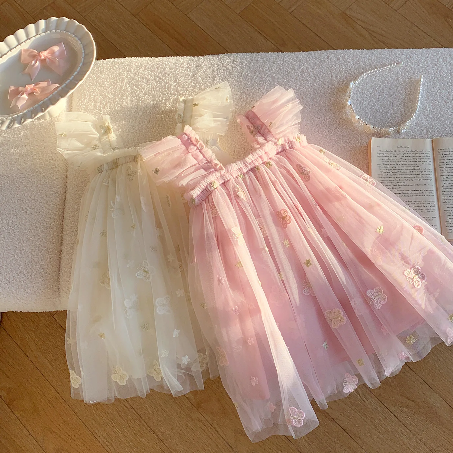 Vestido de verano para niña con bordado de mariposa y mangas volantes - imagen 5