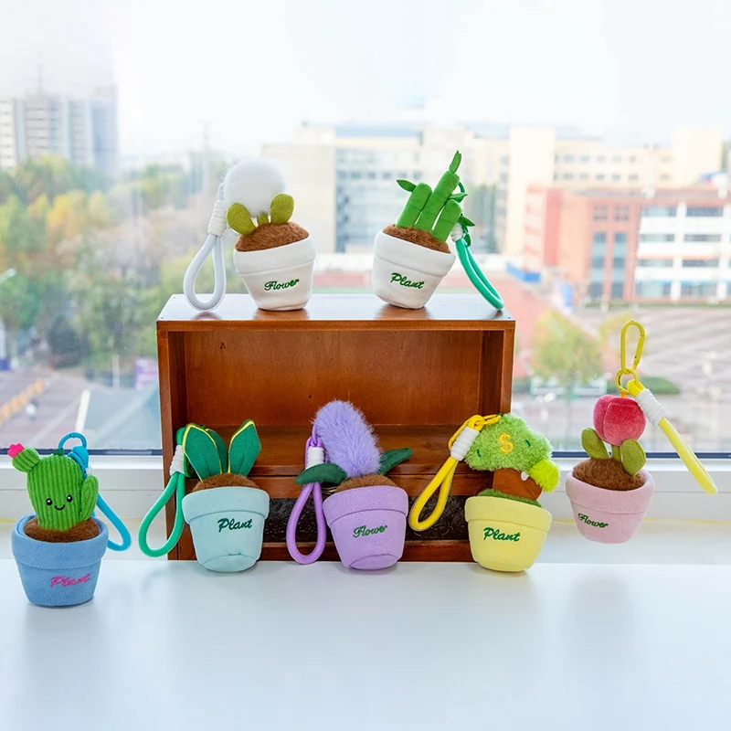 Plantas de peluche en distintas opciones (bambú, tulipán y cactus)