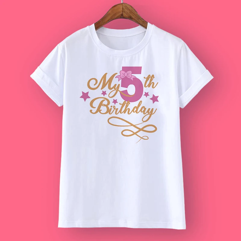 Variedad de colores en camisetas de fiesta