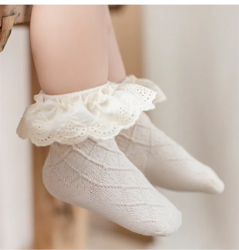 Detalle flores en calcetines