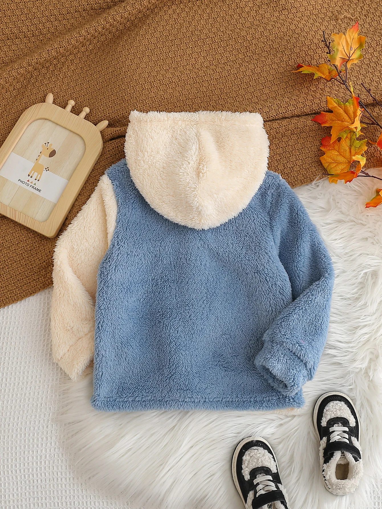 Abrigo cálido de felpa con capucha reversible para niños - imagen 3