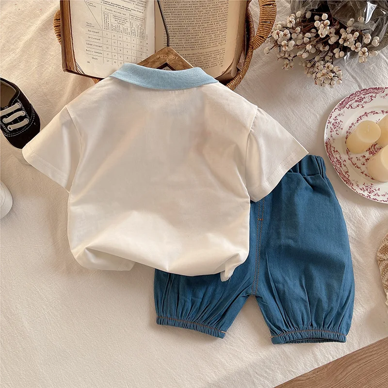 Conjunto de verano para bebé: camiseta algodón y vaqueros