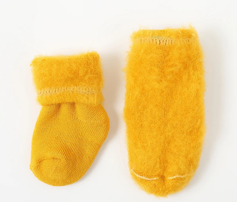 Calcetines monocromáticos versátiles
