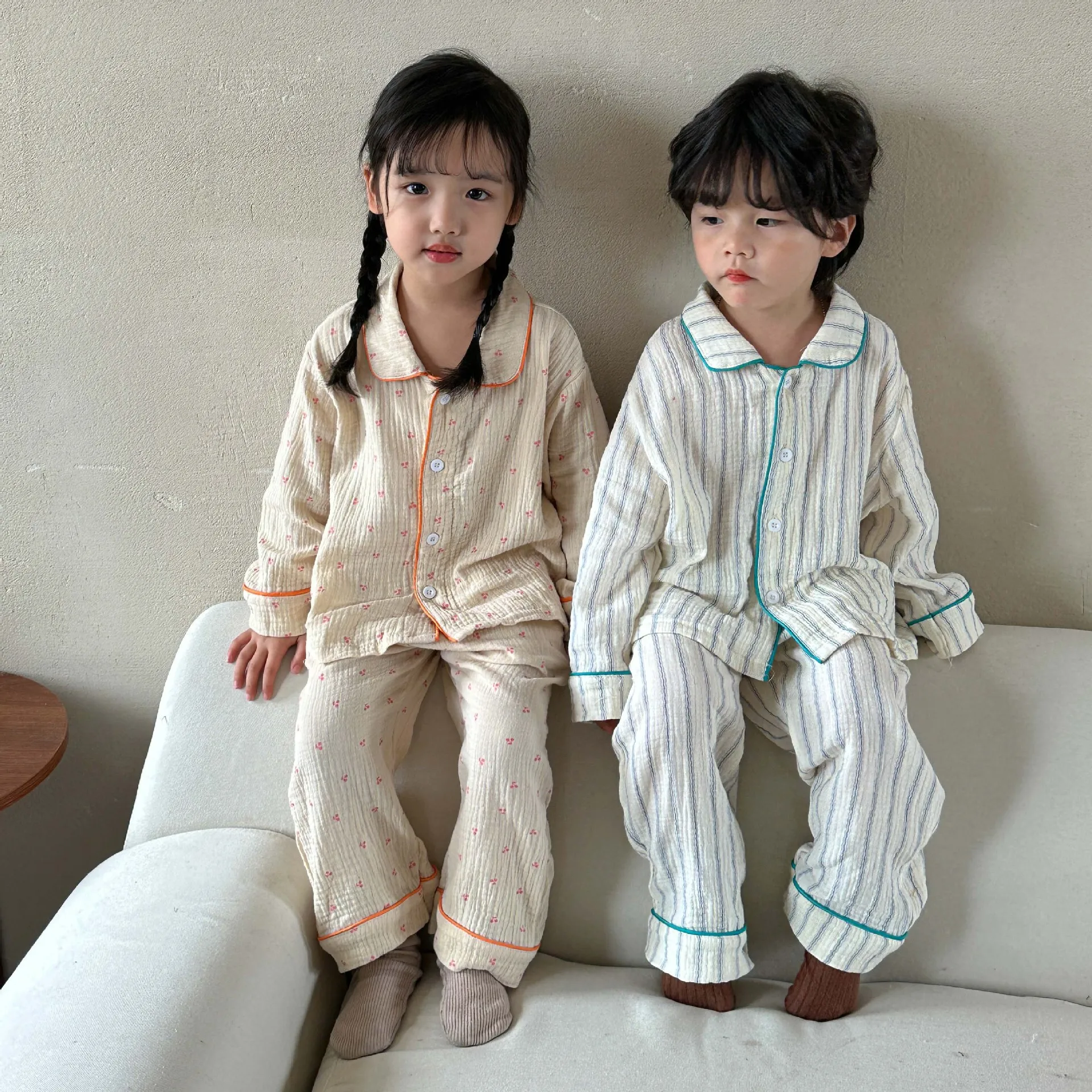 Pijama niño manga larga con estampado cereza a rayas - imagen 5
