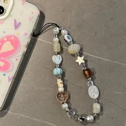 Cadena para móvil con perlas y charm antiestravío
