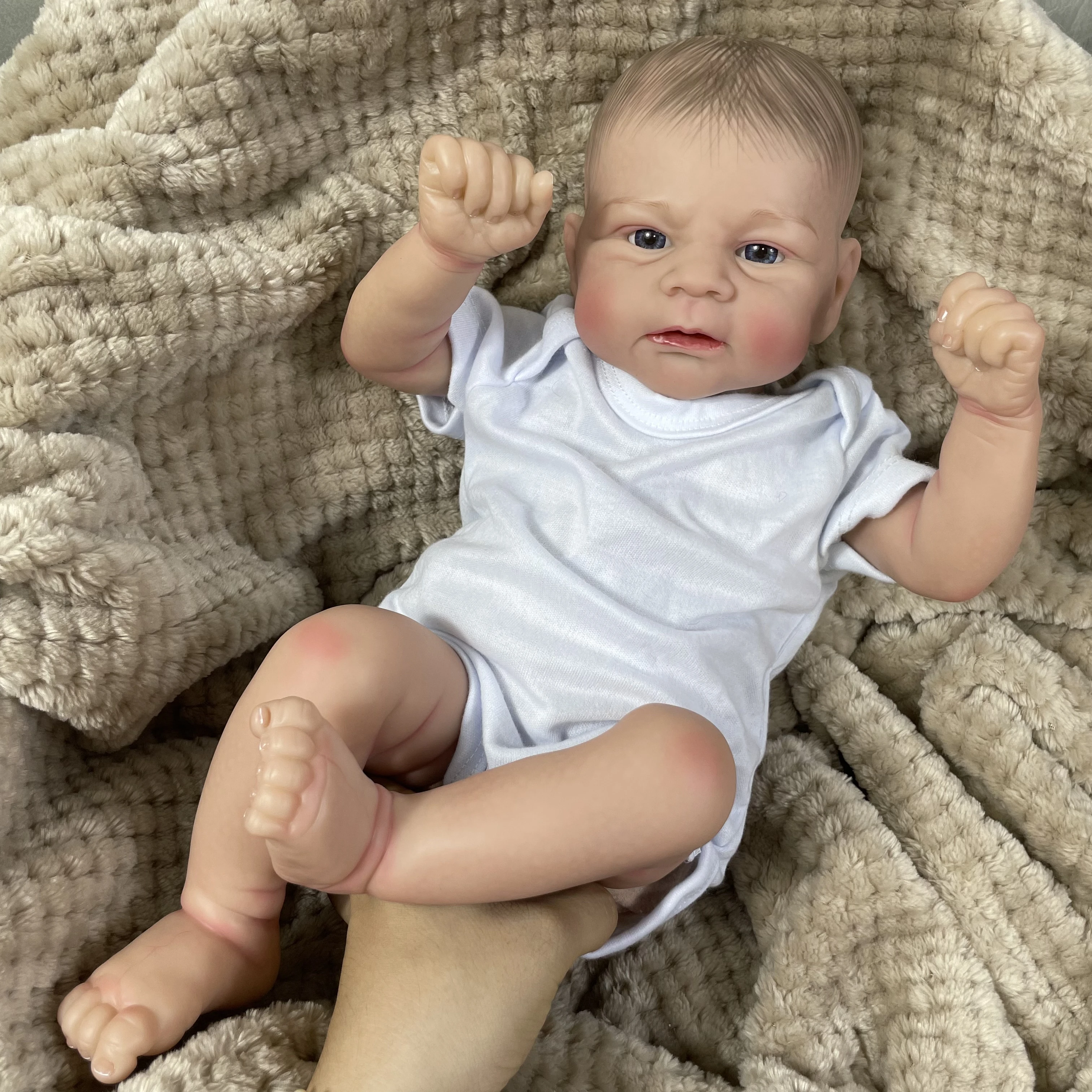 Muñeca Reborn Elijah recién nacida con pelo pintado y venas visibles - imagen 5