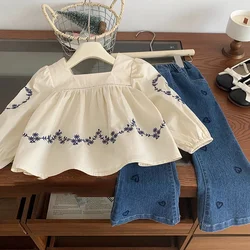 MILANCEL Conjunto niña blusa cuello cuadrado bordado y vaqueros corazón
