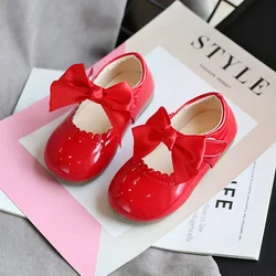 Zapatos de primeros pasos de cuero para niña – Princesa