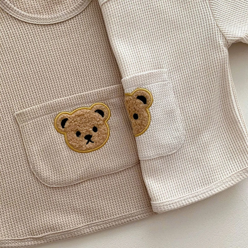 Conjunto osito bebé verano: camiseta y pantalones cortos