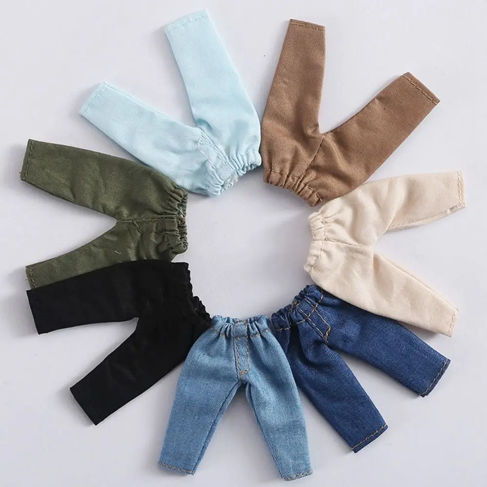 Pantalones vaqueros en varios colores