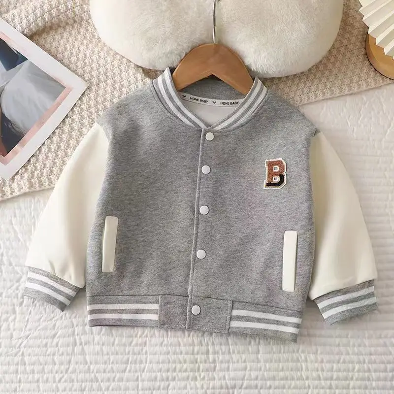 Chaqueta de béisbol infantil con cuello redondo y letras