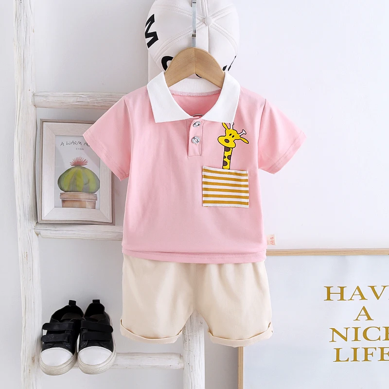 Detalle de la camiseta manga corta infantil