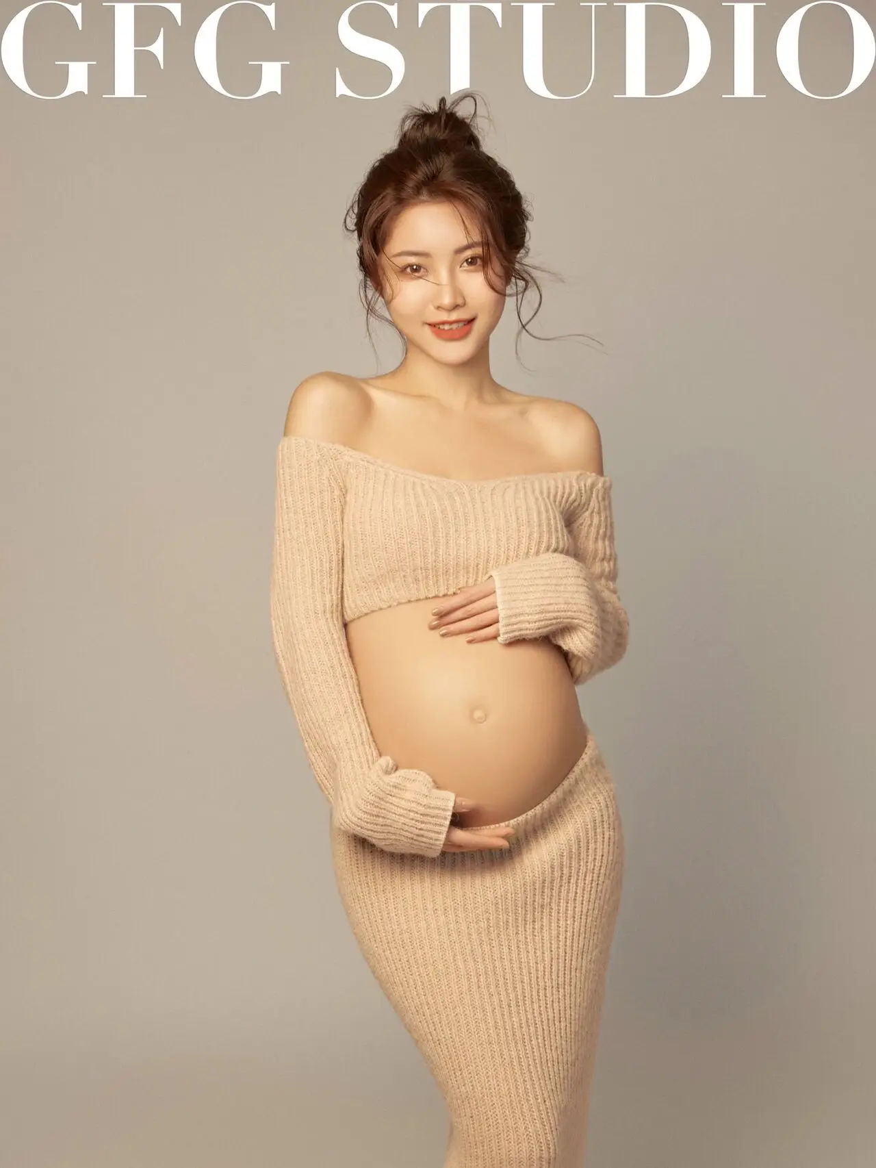 Omen vestido de maternidad falda y top punto caqui para fotos estudio - imagen 2
