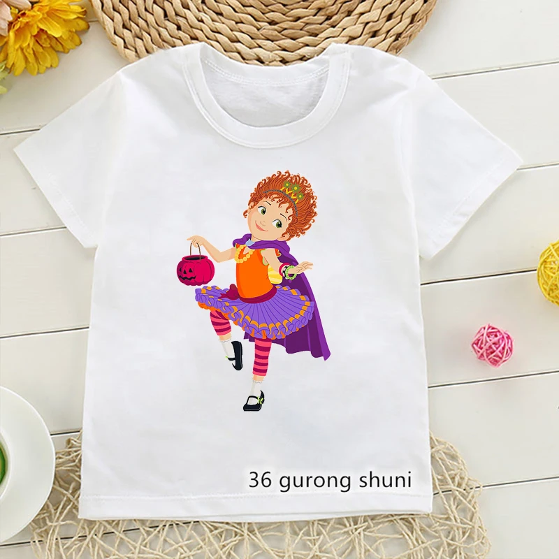 Vista frontal de la camiseta Kawaii para niñas