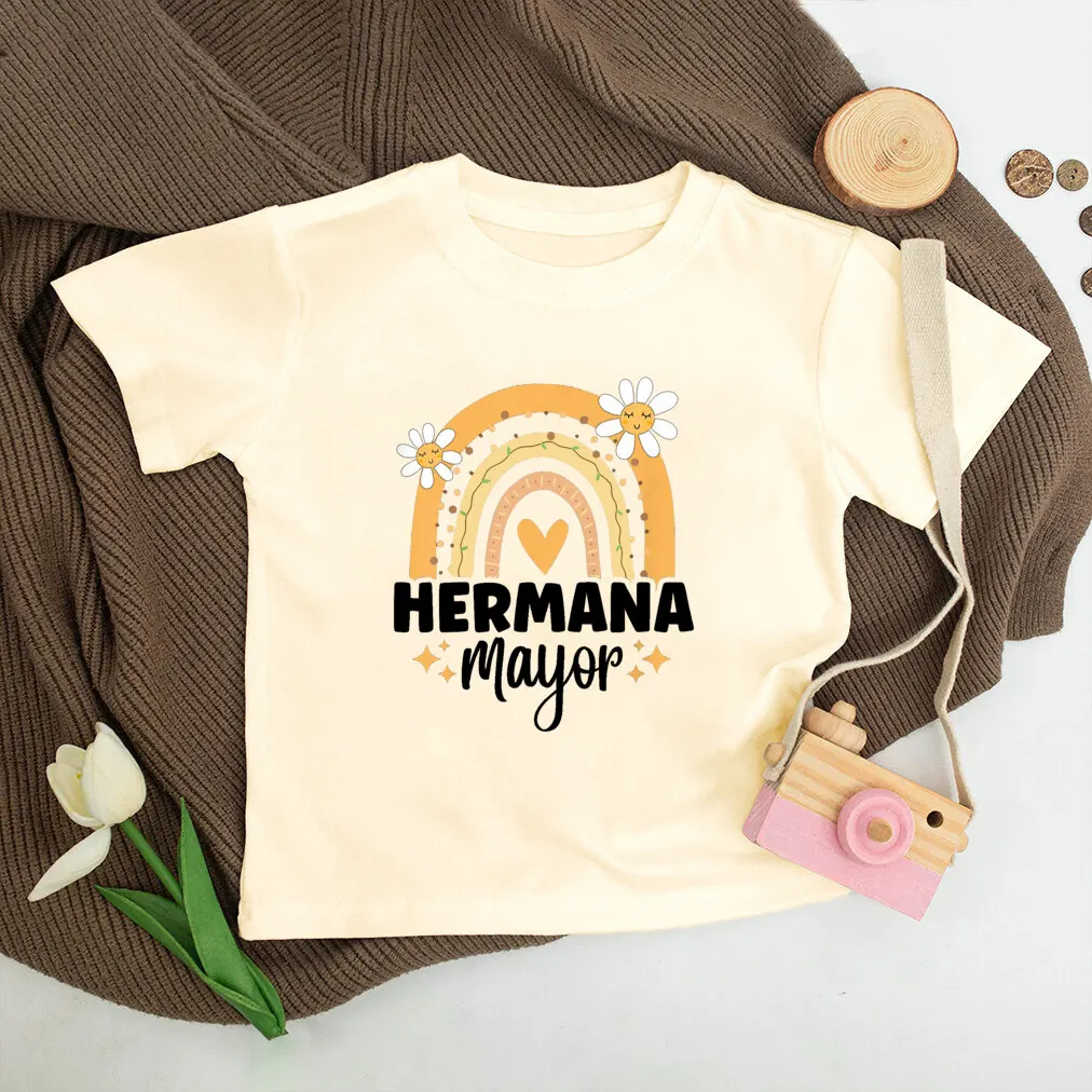Detalle del estampado arcoíris